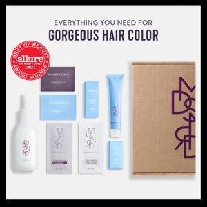 4 Madison Reed hair color kits. PISA BLONDE 9NA
Medium Smoky Blonde. New in Box